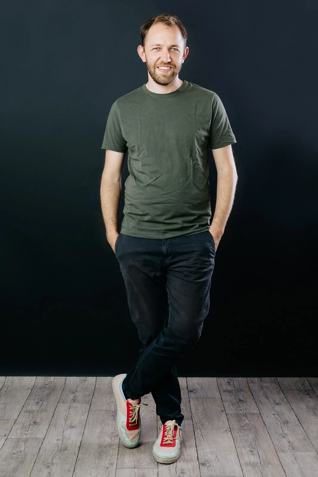 Tom Phenix, comédien bordelais — plan pied